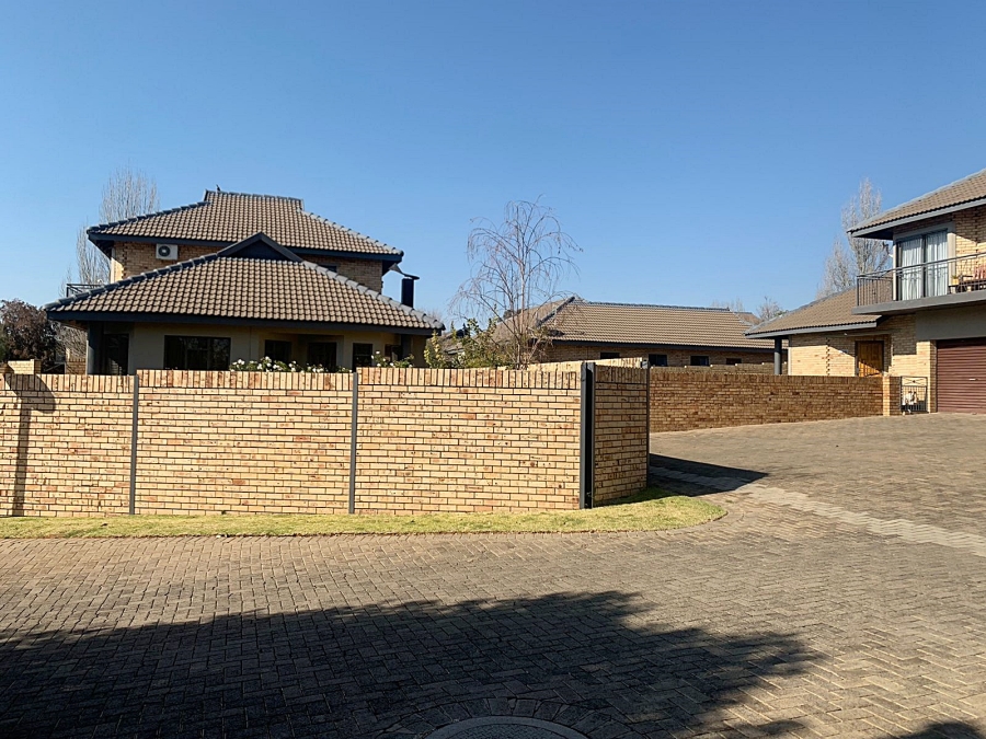 To Let 3 Bedroom Property for Rent in Langenhovenpark Free State